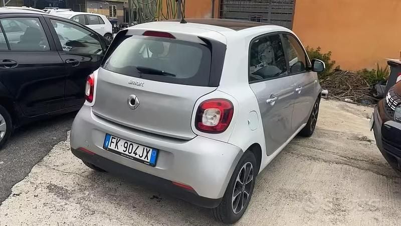 Usata Smart ForFour Passion 71 CV (52 kW) 2017 Bianco Utilitaria