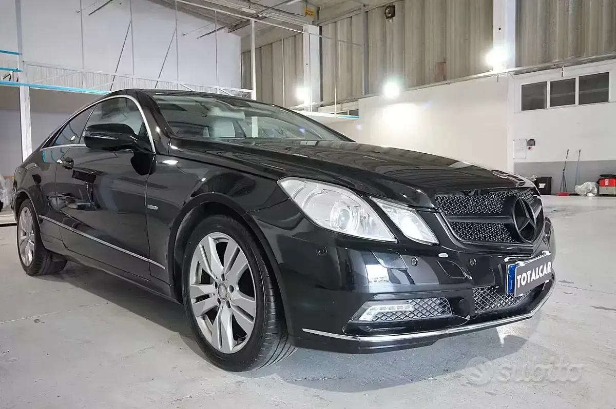 Usata Mercedes E350 231 CV (169 kW) 2009 Nero Coupé