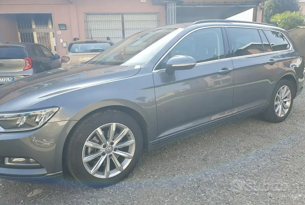 Usata VW Passat Executive 150 CV (110 kW) 2017 Grigio Station wagon