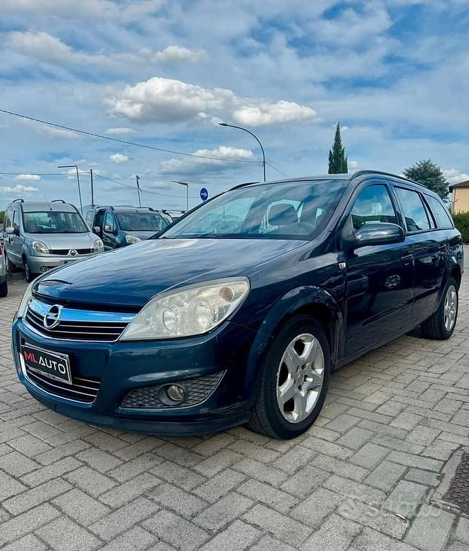 Usata Opel Astra Cosmo 101 CV (74 kW) 2008 Blu Station wagon
