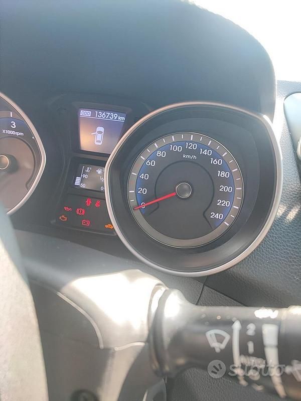 Usata Hyundai i30 GO! 128 CV (94 kW) 2016 Grigio Berlina