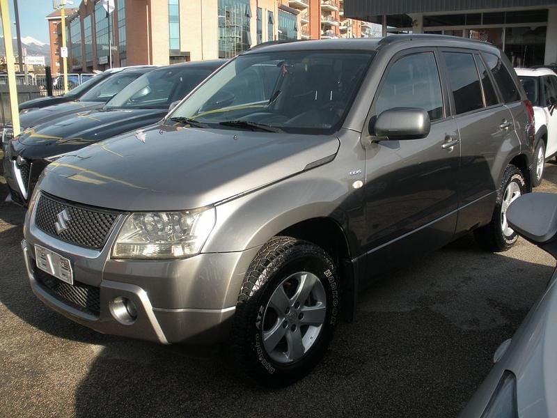 Usata Suzuki Grand Vitara 129 CV (94 kW) 2007 Gray SUV