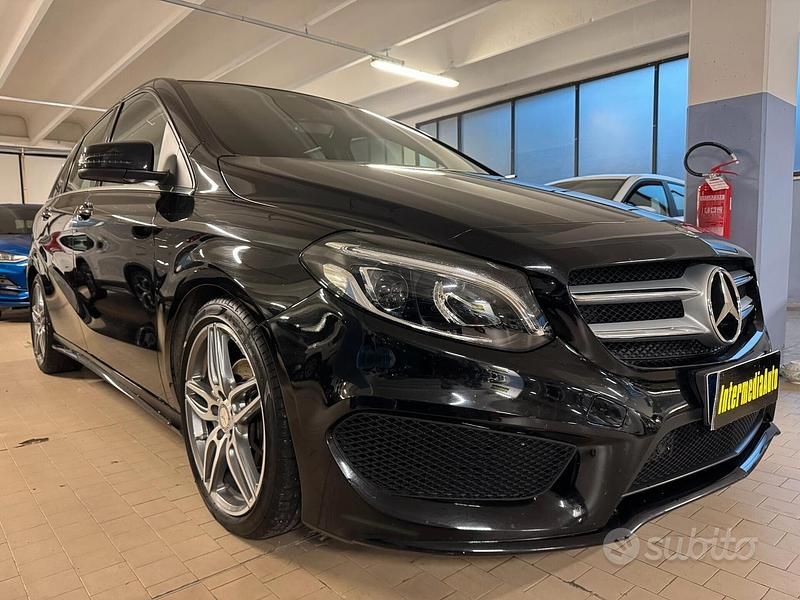 Usata Mercedes B180 Premium 109 CV (80 kW) 2016 Nero Monovolume