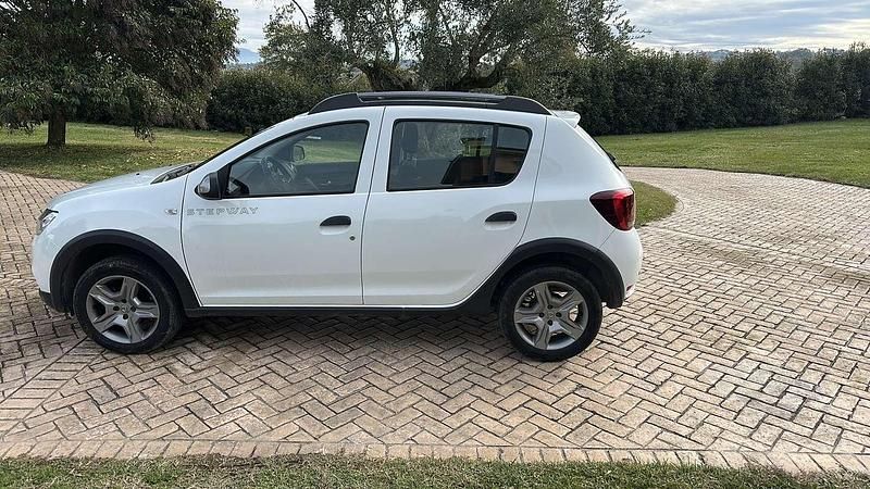 Usata Dacia Sandero Comfort 101 CV (74 kW) 2020 Berlina