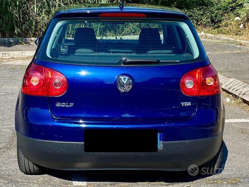 Usata VW Golf V Comfortline 105 CV (77 kW) 2008 Blu Utilitaria