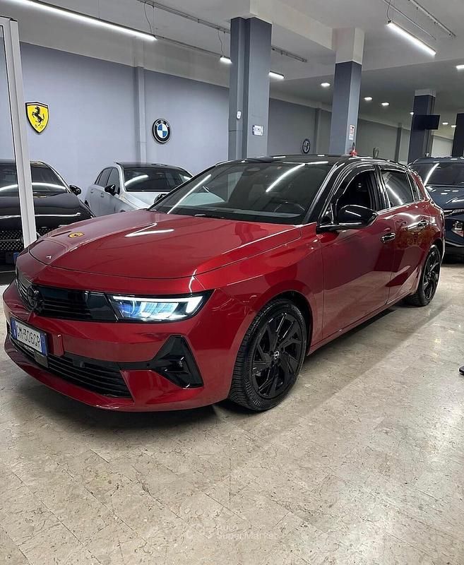 Usata Opel Astra Edition 131 CV (96 kW) 2023 Rosso Berlina