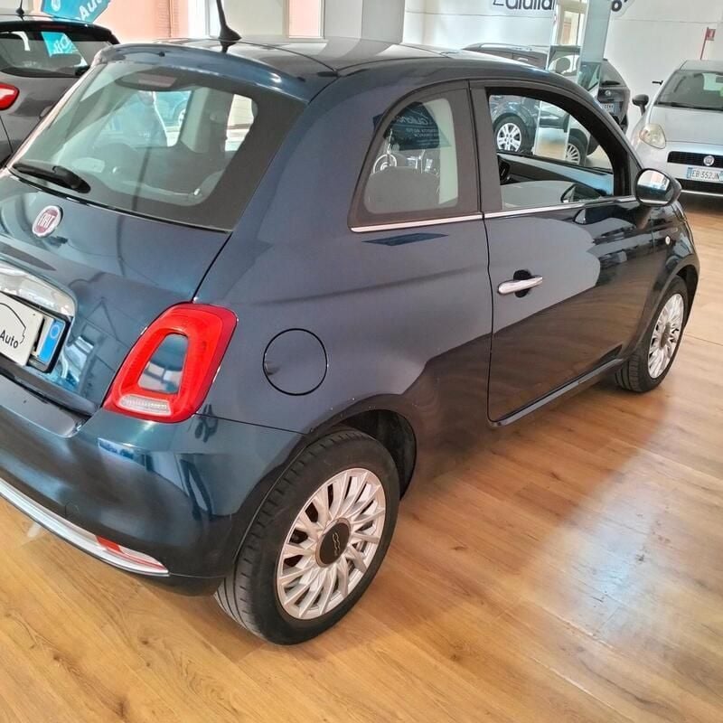 Begagnad Fiat 500 Lounge 69 HK (50 kW) 2018 Blå Sedan