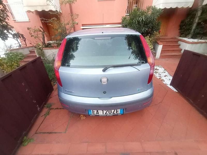 Usata Fiat Punto Classica 60 CV (44 kW) 2010 Blu/azzurro Berlina