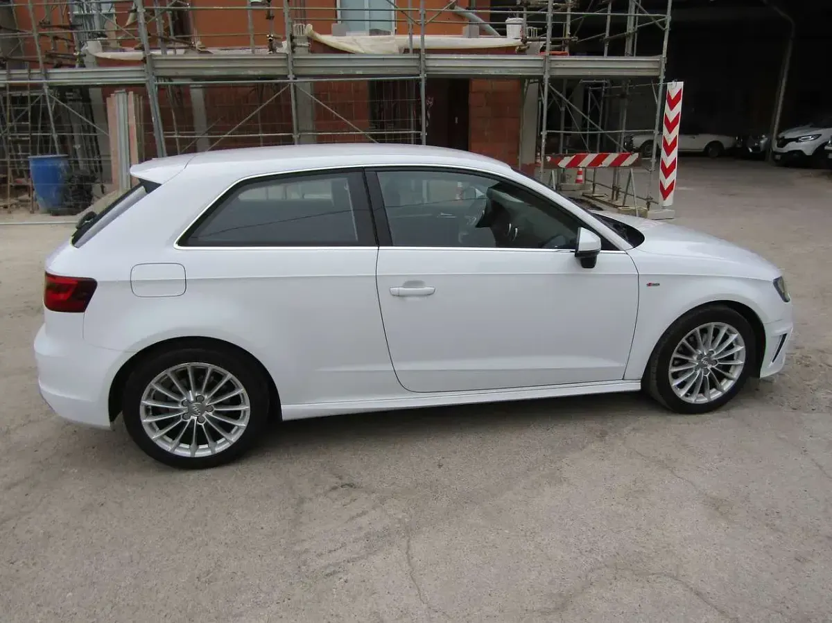 Usata Audi A3 S-Line 105 CV (77 kW) 2015 Bianco Berlina