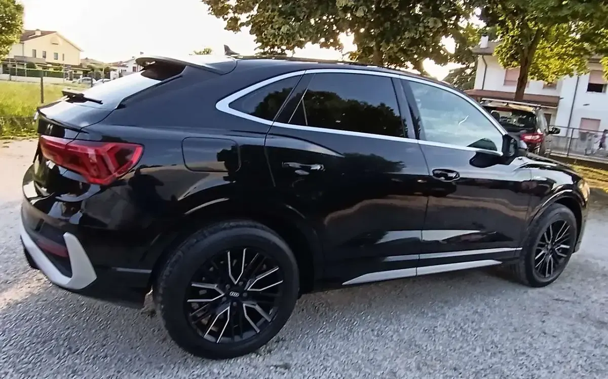 Usata Audi Q3 Sportback S-Line 150 CV (110 kW) 2020 Nero SUV