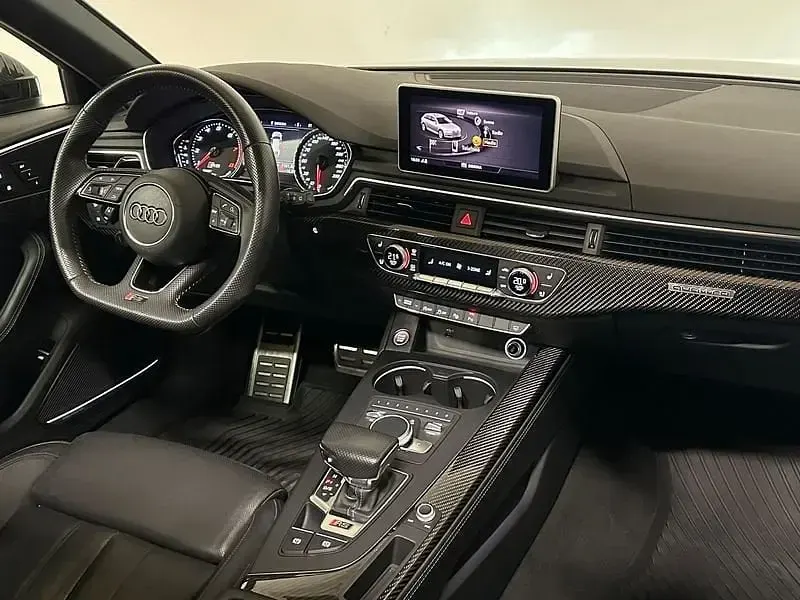 Usata Audi RS4 Comfort 450 CV (330 kW) 2018 Grigio Station wagon