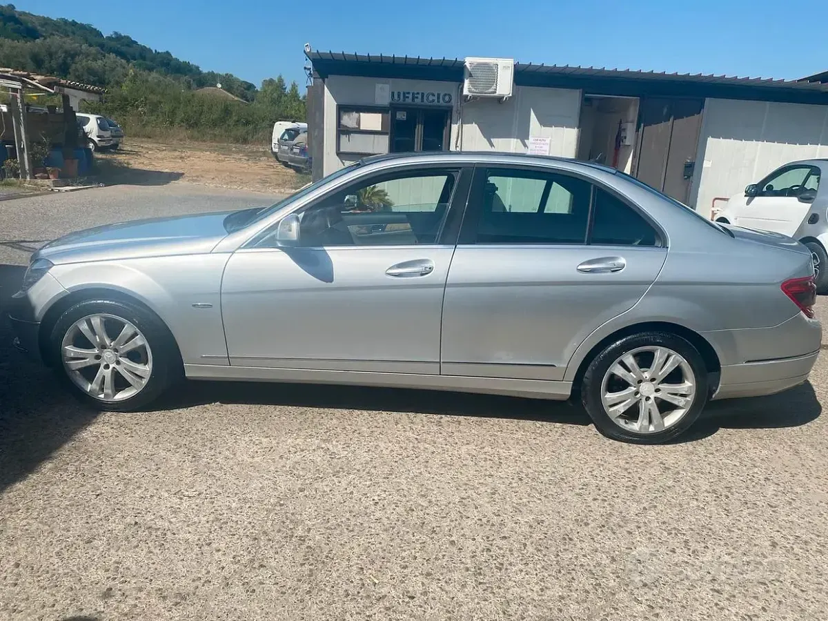 Usata Mercedes C220 Avantgarde 170 CV (125 kW) 2008 Grigio Berlina