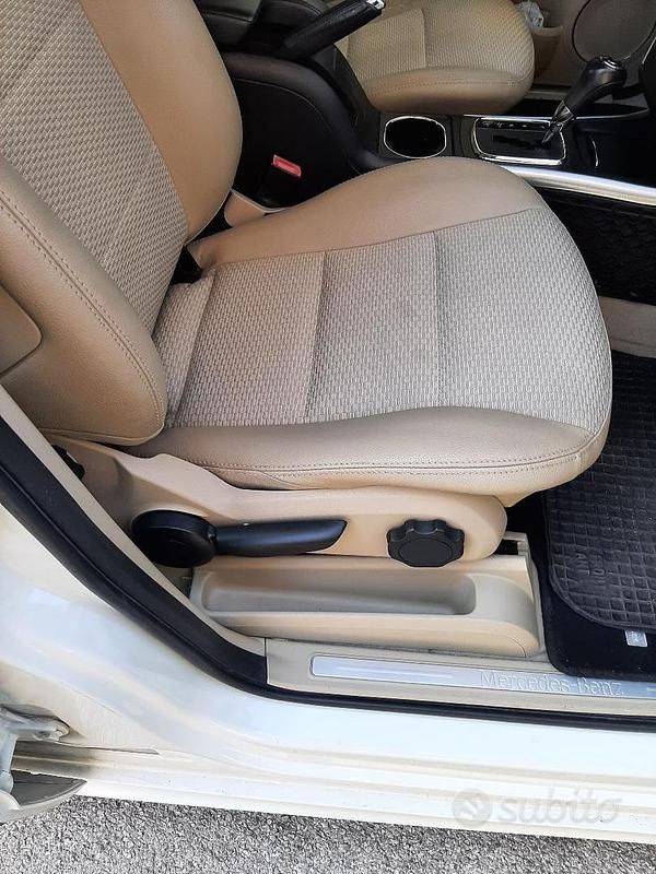 Usata Mercedes A180 Elegance 116 CV (85 kW) 2010 Bianco Berlina