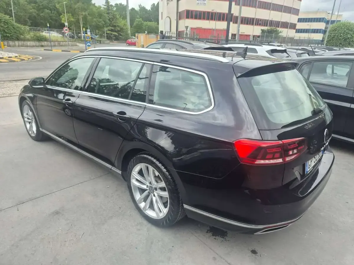 Usata VW Passat Business 150 CV (110 kW) 2023 Nero Station wagon
