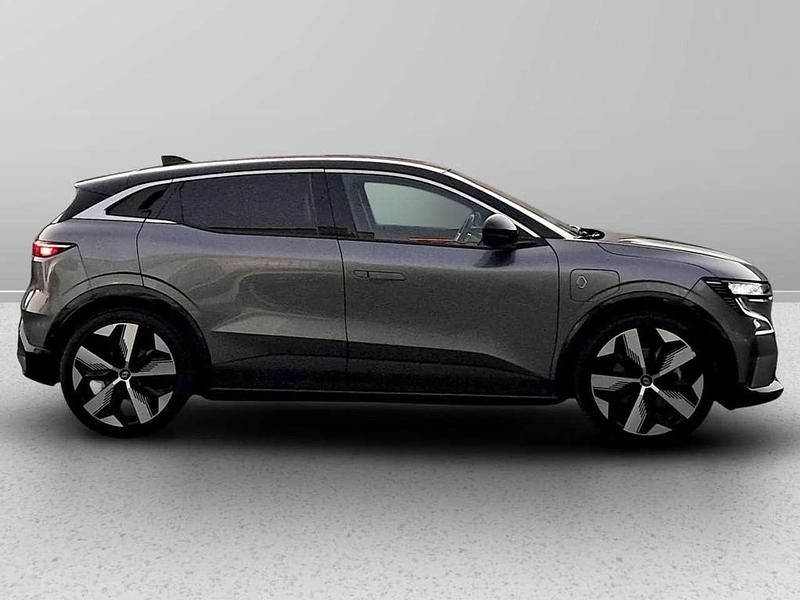 Usata Renault Megane E-Tech Iconic 160 kW (218 CV) 2023 Grigio scuro Berlina