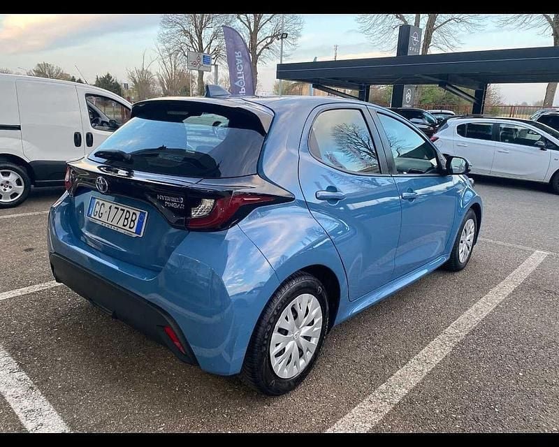 Usata Toyota Yaris Hybrid Business Edition 2021 Blu Utilitaria