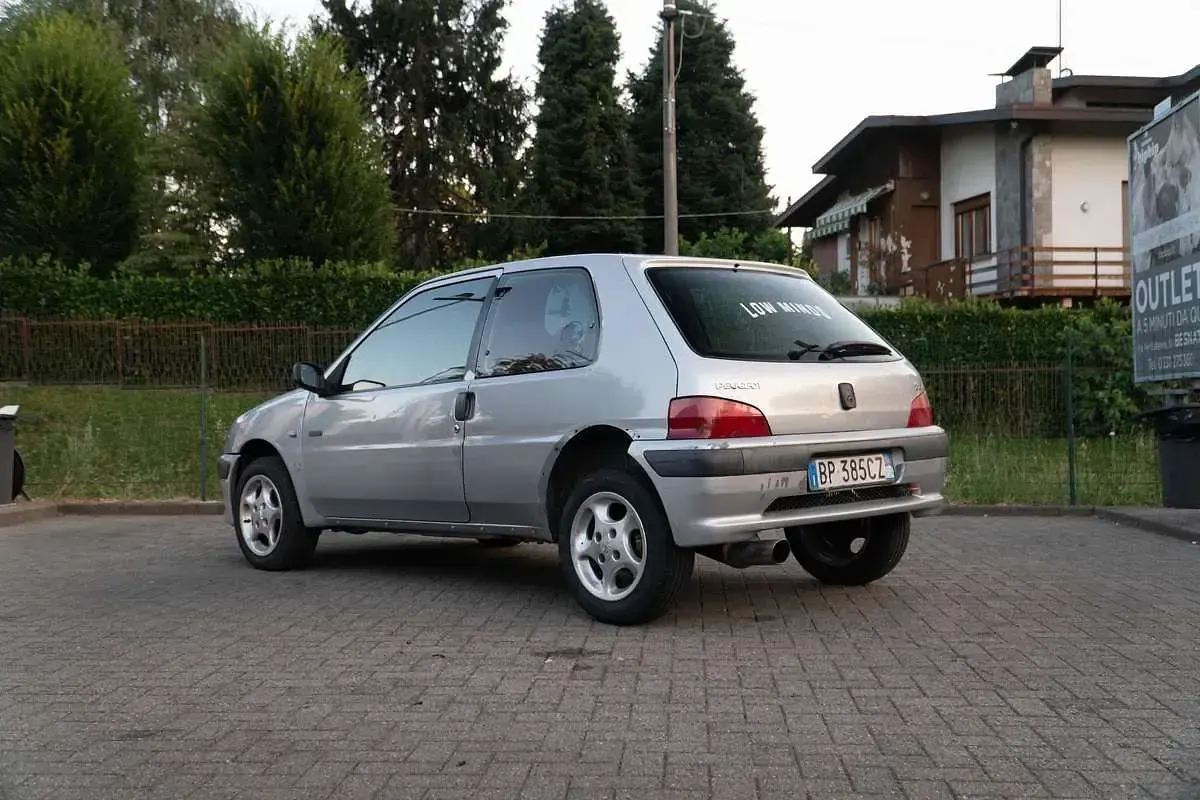Usata Peugeot 106 Sport 60 CV (44 kW) 2000 Grigio Utilitaria