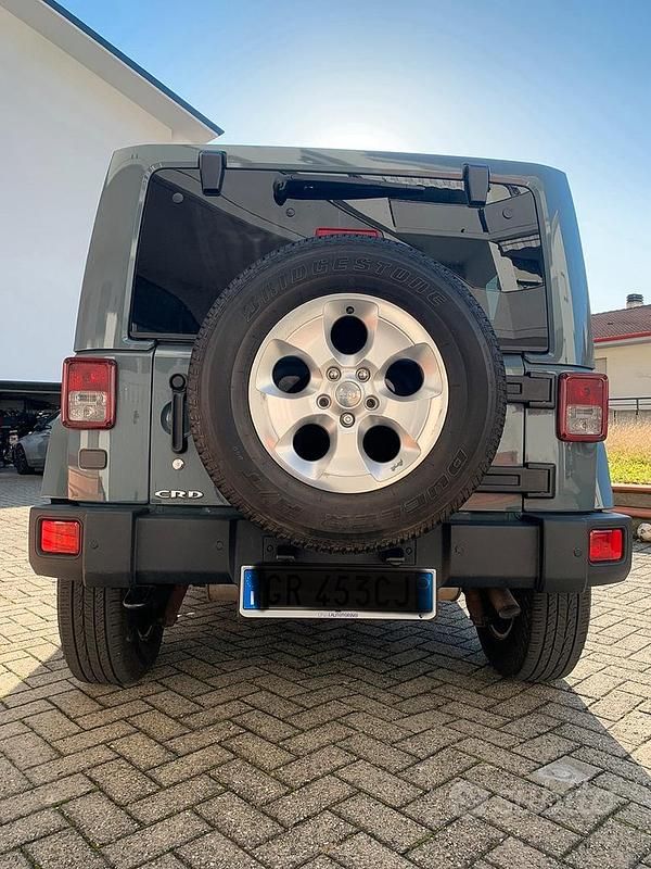 Usata Jeep Wrangler Sahara 200 CV (147 kW) 2015 Grigio SUV