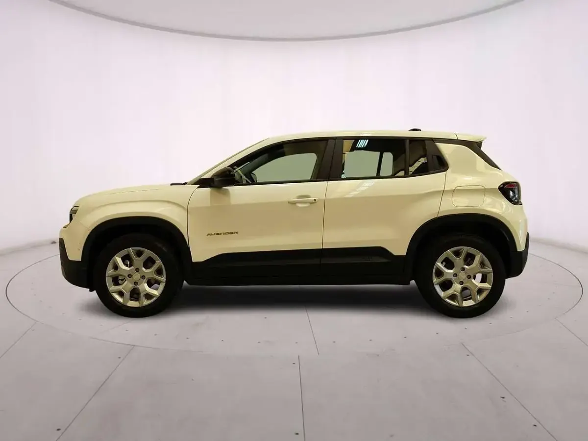 Usata Jeep Avenger Altitude 101 CV (74 kW) 2024 Bianco SUV