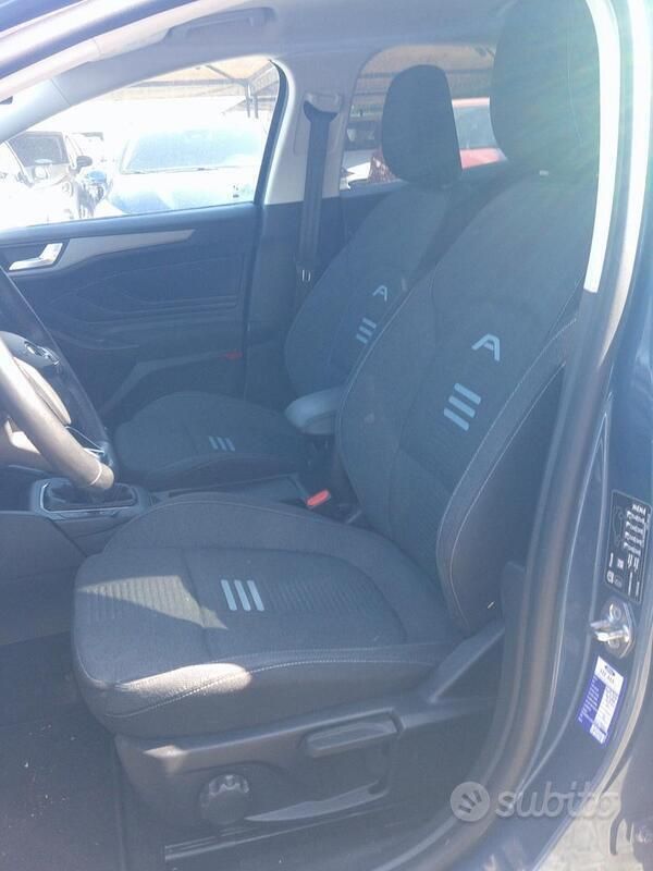 Usata Ford Focus ST-Line 125 CV (91 kW) 2022 Blu Berlina