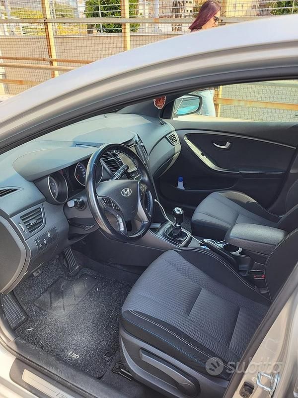 Usata Hyundai i30 GO! 110 CV (80 kW) 2016 Grigio Berlina