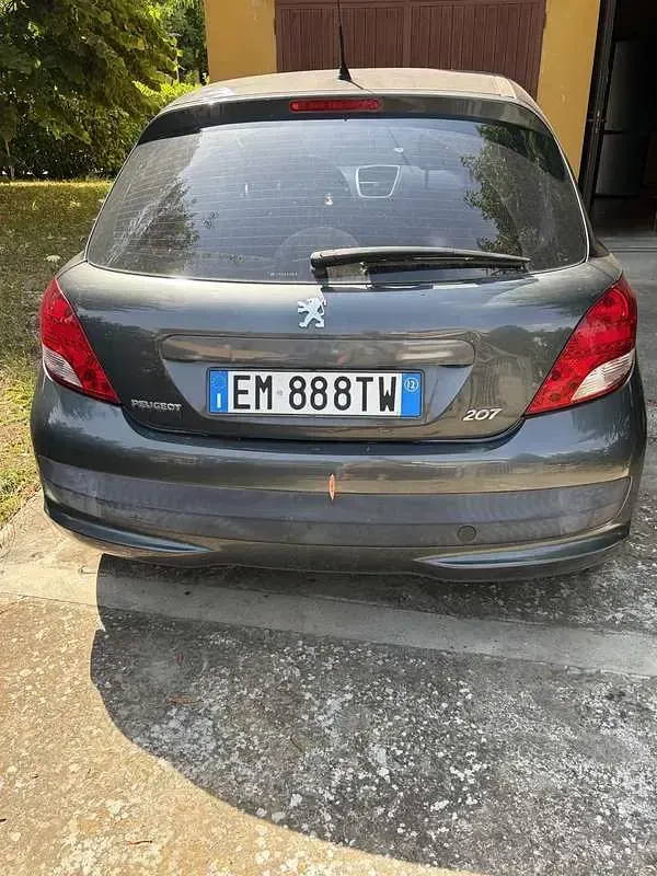 Usata Peugeot 207 68 CV (50 kW) 2012 Grigio Berlina