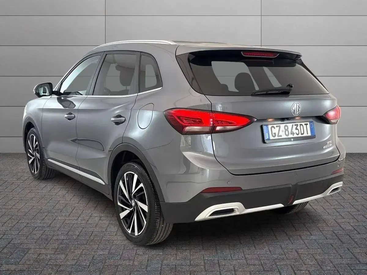 Usata MG ZS Luxury 102 CV (75 kW) 2025 Grigio SUV