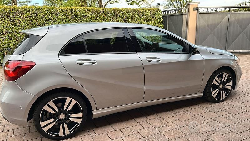 Occasion Mercedes A200 136 ch (100 kW) 2017 Gris Berline