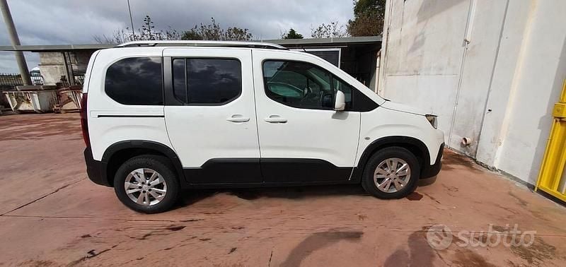 Usata Peugeot Rifter Allure 131 CV (96 kW) 2020 Bianco Monovolume