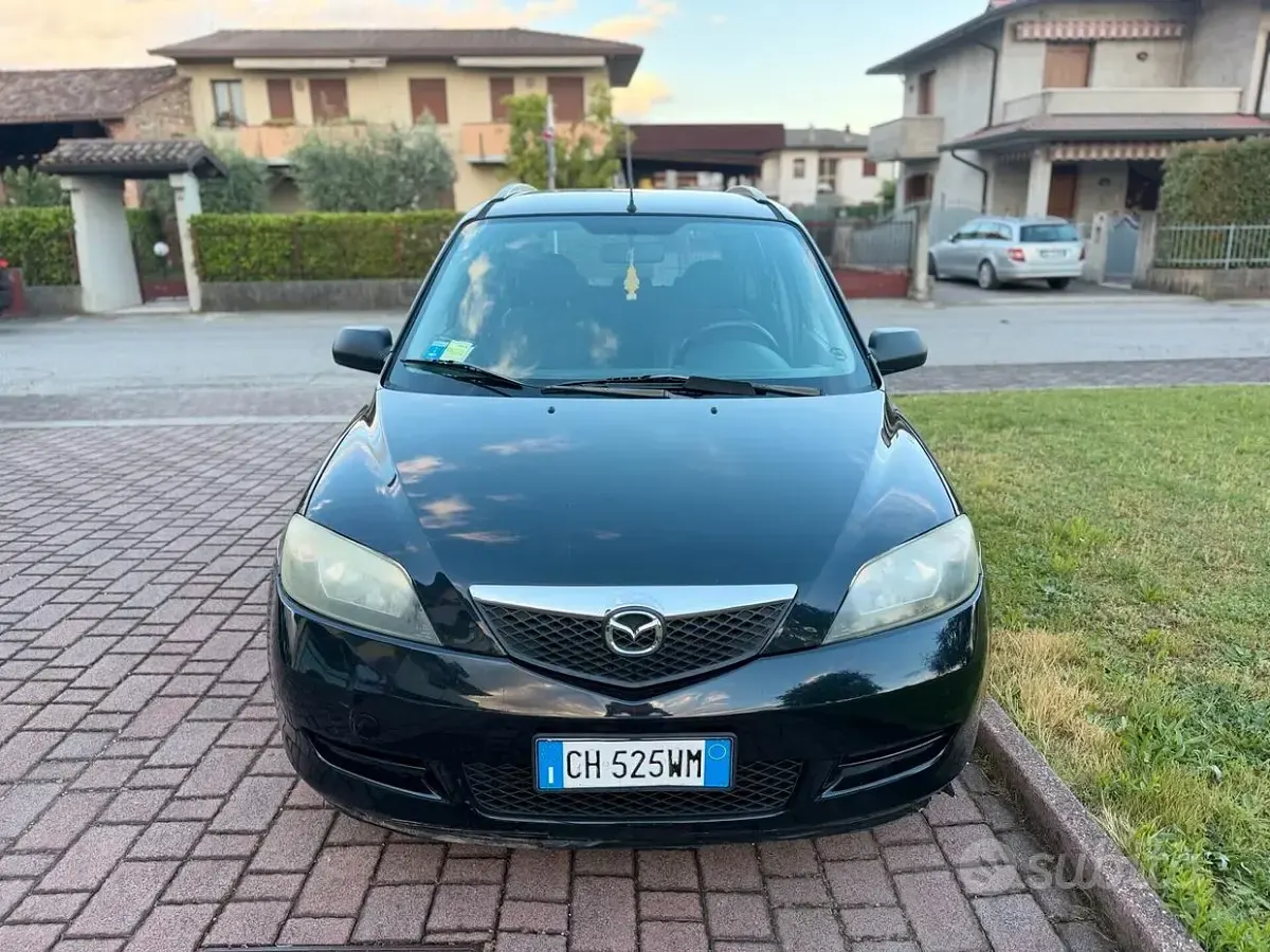 Usata Mazda 2 68 CV (50 kW) 2003 Nero Utilitaria