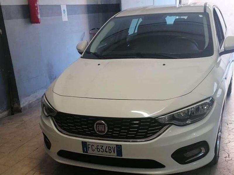 Usata Fiat Tipo Opening Edition 120 CV (88 kW) 2016 Bianco Berlina