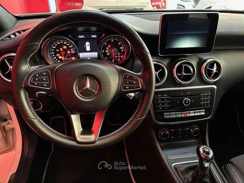 Usata Mercedes A180 109 CV (80 kW) 2017 Bianco Berlina