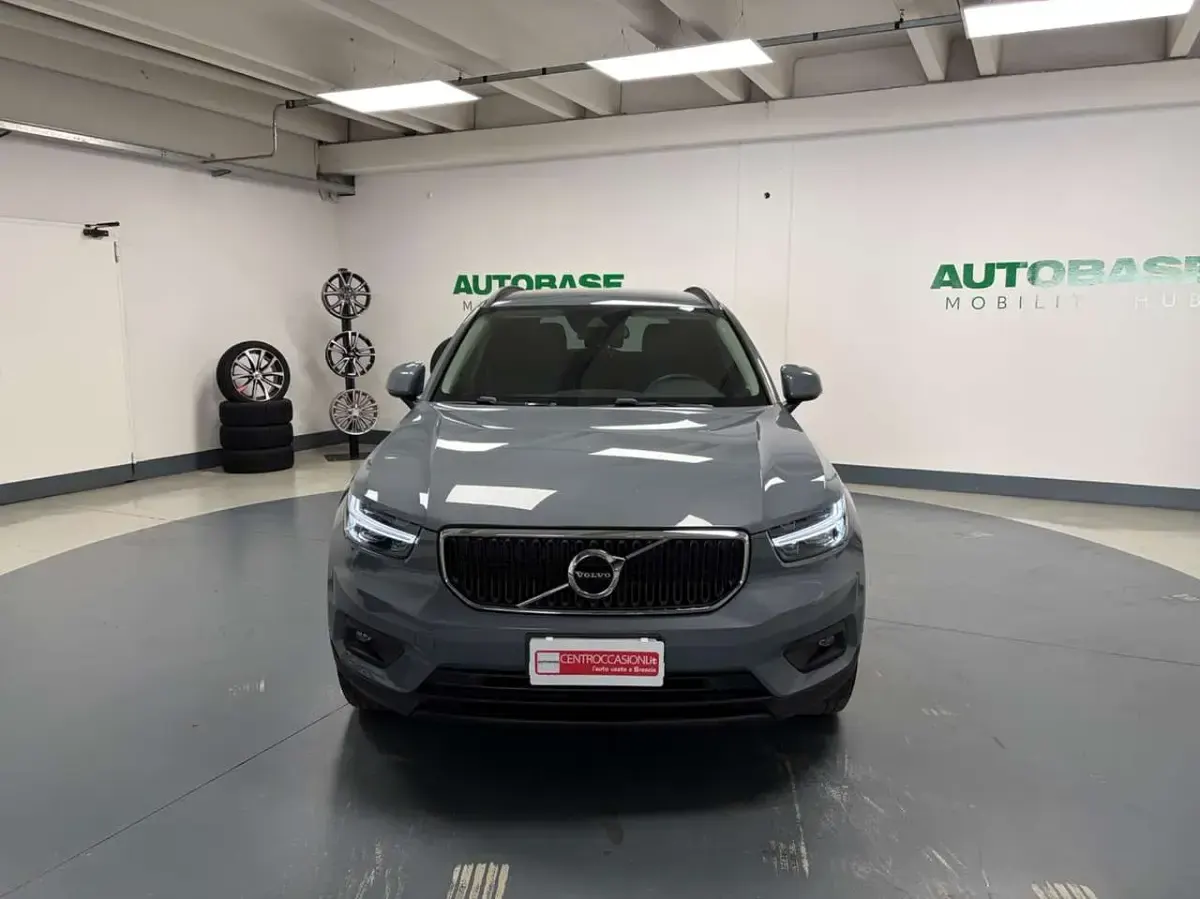 Usata Volvo XC40 Momentum 150 CV (110 kW) 2020 Grigio SUV