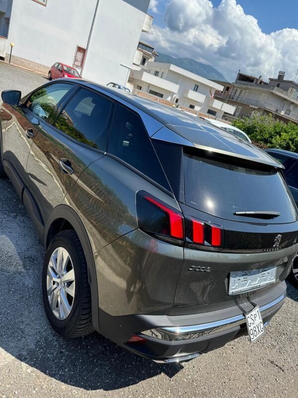 Usata Peugeot 3008 Business-Line 120 CV (88 kW) 2017 Grigio Station wagon