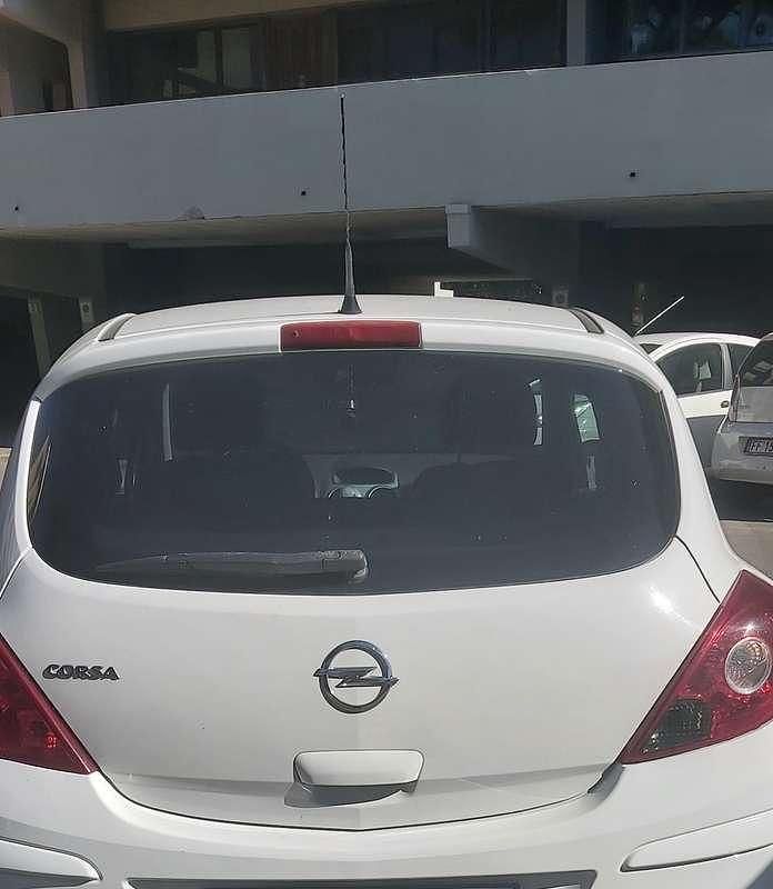 Usata Opel Corsa Club 86 CV (63 kW) 2012 Bianco Utilitaria