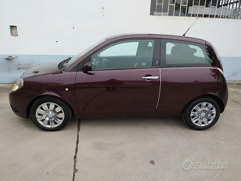 Usata Lancia Ypsilon 75 CV (55 kW) 2007 Rosso Utilitaria