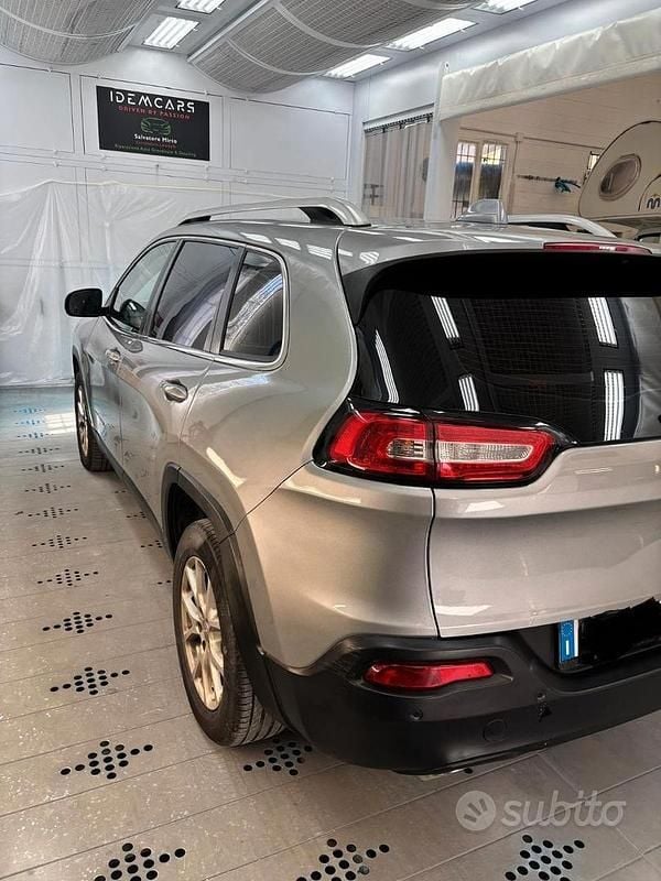 Second-hand Jeep Cherokee 185 CP (136 kW) 2016 Gri SUV