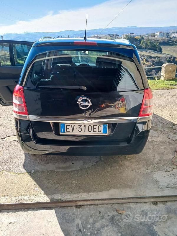 Usata Opel Zafira 150 CV (110 kW) 2014 Monovolume