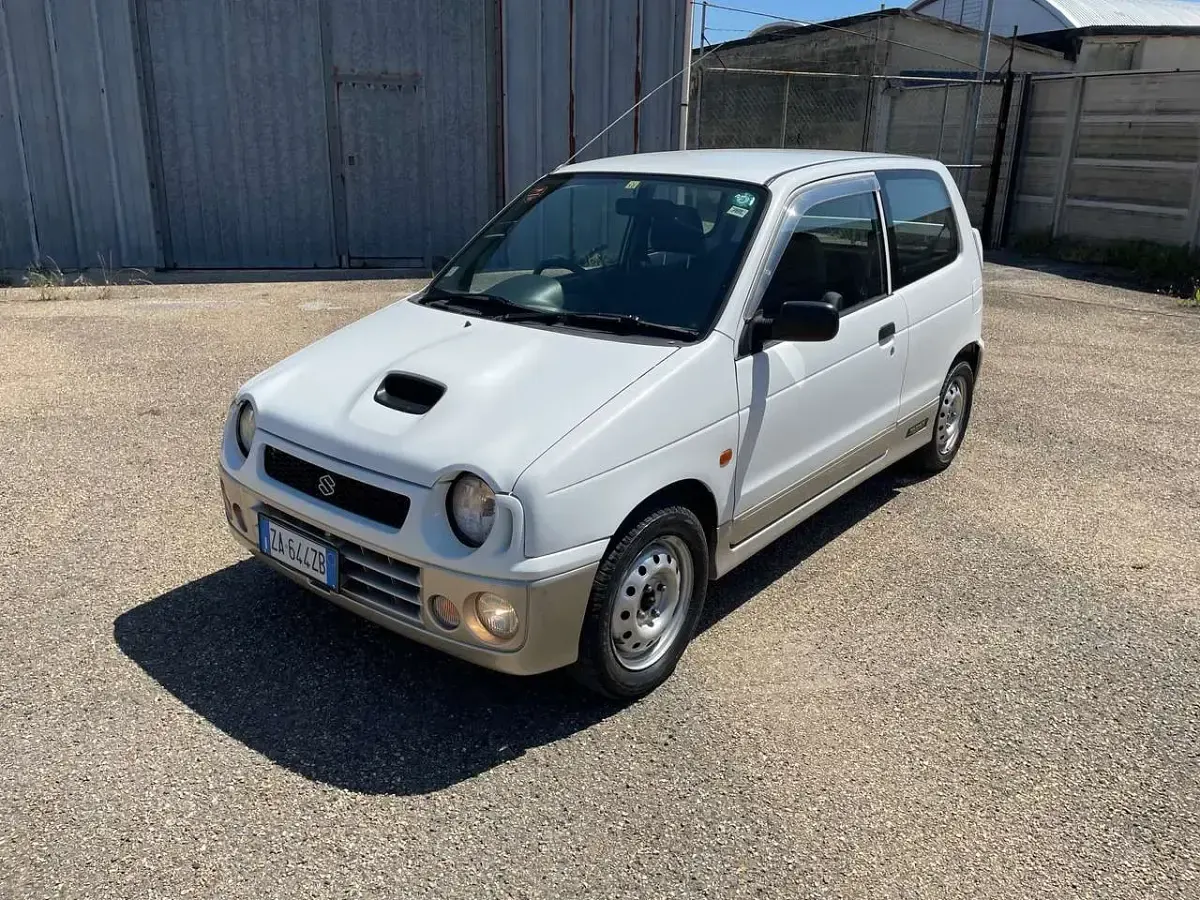 Usata Suzuki Alto 64 CV (47 kW) 1996 Bianco Utilitaria