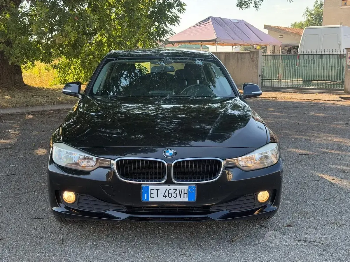 Usata BMW 318 Luxury Line 143 CV (105 kW) 2014 Nero Station wagon