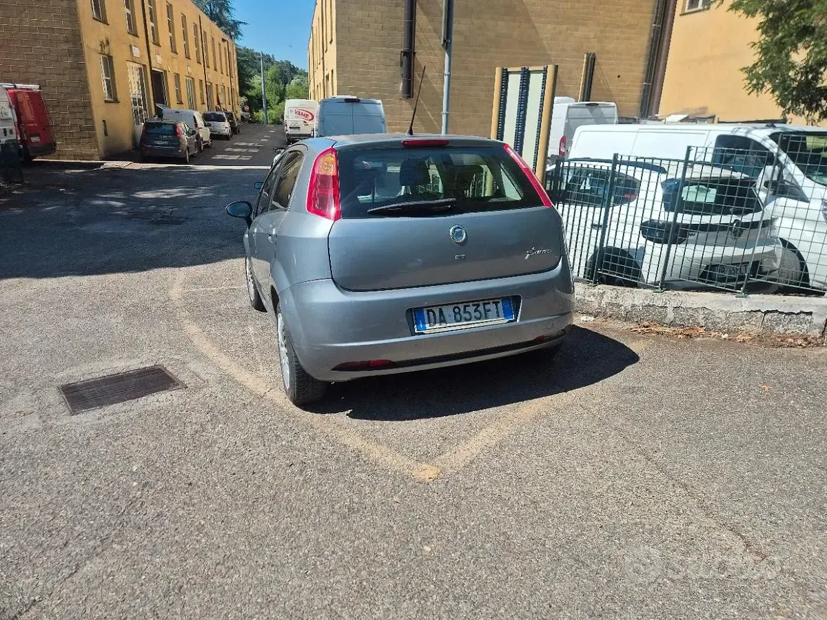 Usata Fiat Grande Punto 65 CV (47 kW) 2006 Grigio Utilitaria