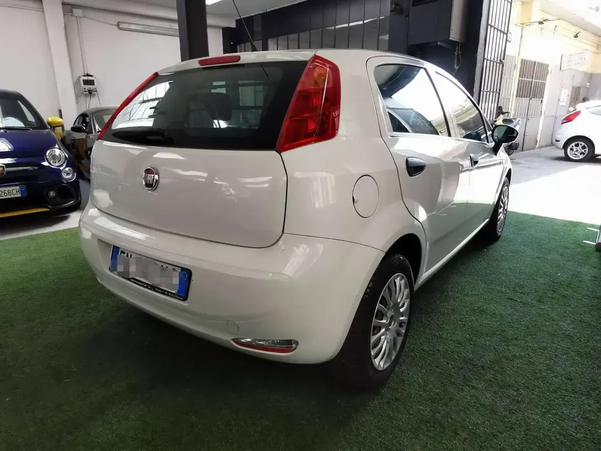 Usata Fiat Punto Evo 69 CV (50 kW) 2018 Bianco Utilitaria