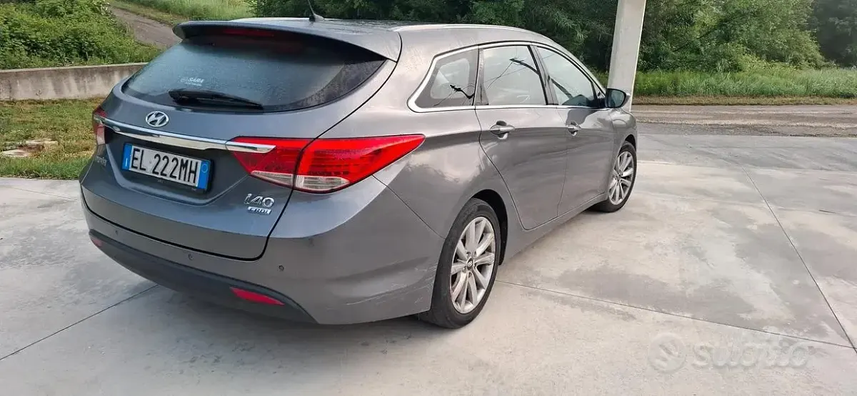 Usata Hyundai i40 Comfort 136 CV (100 kW) 2011 Grigio Station wagon