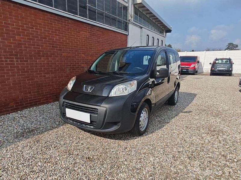 Usata Peugeot TePee Family 75 CV (55 kW) 2012 Nero Station wagon