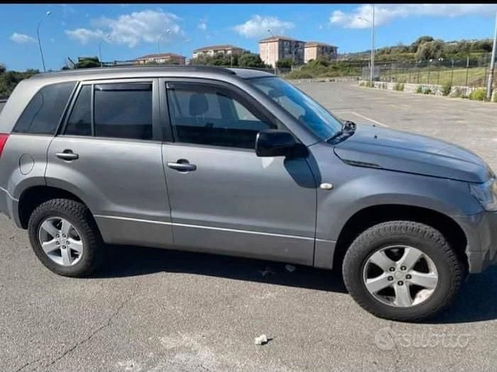 Usata Suzuki Vitara 128 CV (94 kW) 2008 Grigio