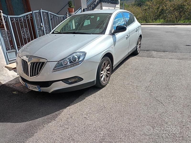 Grigio Usata 2010 Lancia Delta Due volumi | 2999 € (Ottimo prezzo) - Immagine 1/4
