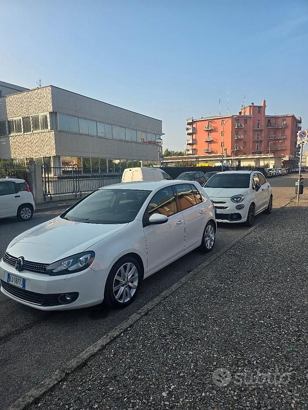 Usata VW Golf VI Highline 122 CV (89 kW) 2011 Bianco Utilitaria
