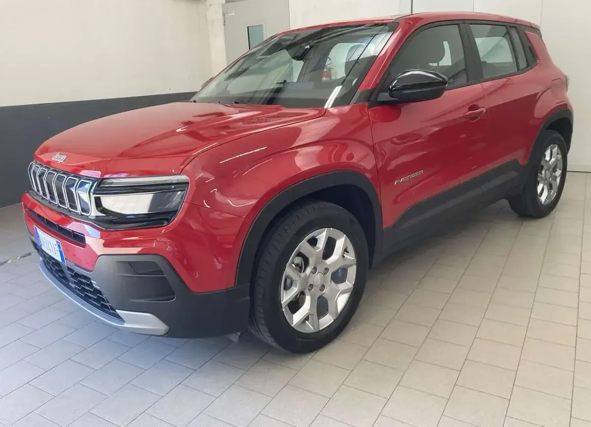 Usata Jeep Avenger Altitude 101 CV (74 kW) 2023 Rosso SUV