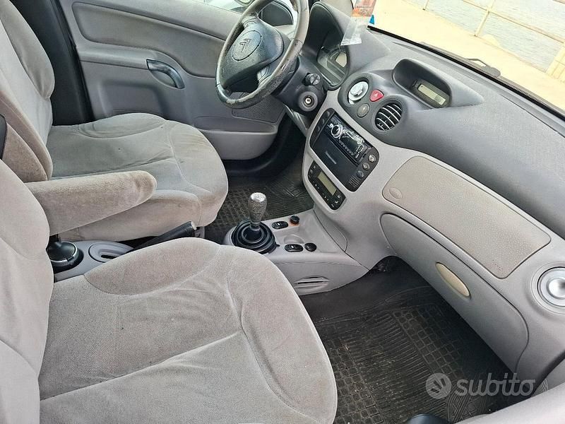 Usata Citroën C3 Exclusive 70 CV (51 kW) 2004 Utilitaria
