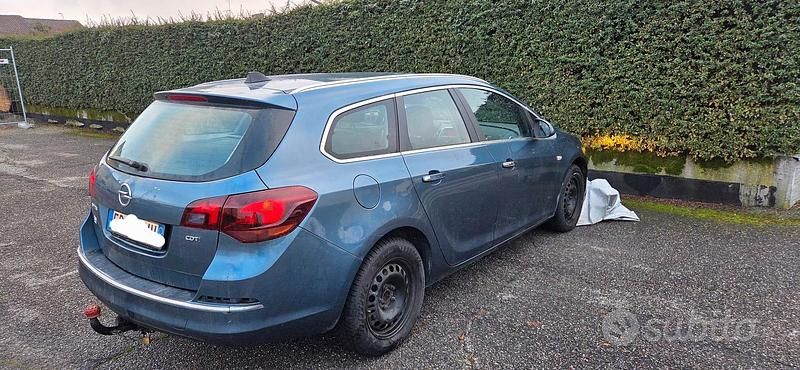 Usata Opel Astra Sport 110 CV (80 kW) 2013 Station wagon